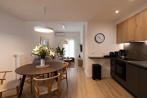 Unique 2bdr aprtm - steps to Plaka