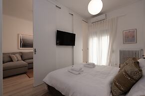 Unique 2bdr aprtm - steps to Plaka