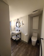 GLOBALSTAY. Paradise Marina Place