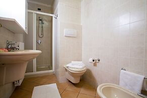 Villa Apartments - Porto Letizia