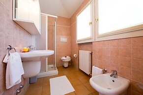 Villa Apartments - Porto Letizia