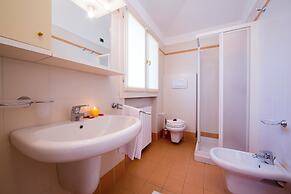 Villa Apartments - Porto Letizia