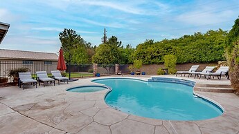 Amenities Galore! Outdoor Living & Lots of Games