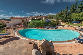 Bouganvillage Bilo With Shared Pool