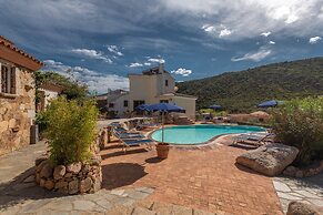 Bouganvillage Bilo With Shared Pool