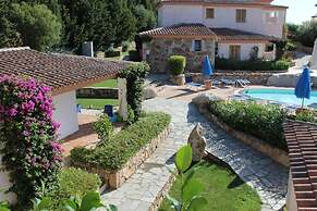 Bouganvillage Bilo With Shared Pool
