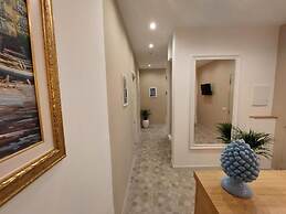 MISTRAL LUXURY SUITES