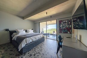 SUITE 28