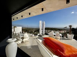 SUITE 28