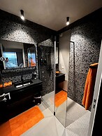 SUITE 28
