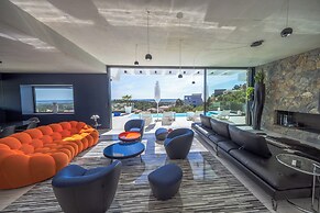 SUITE 28