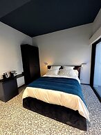 SUITE 28