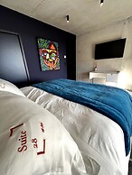 SUITE 28