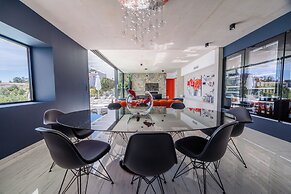 SUITE 28