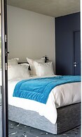 SUITE 28
