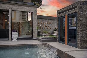 Sealife Royal Suites