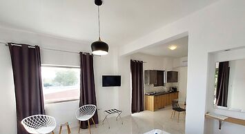 Finikas Suites & Apartments Airport