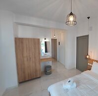 Finikas Suites & Apartments Airport