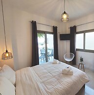 Finikas Suites & Apartments Airport