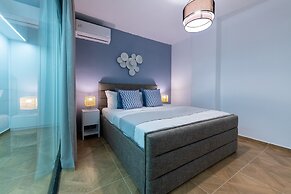 Phaedrus Living Downtown Flat Acropolis