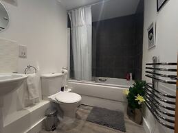 2 Bedroom Near Ocean Village Marina Port Apartment