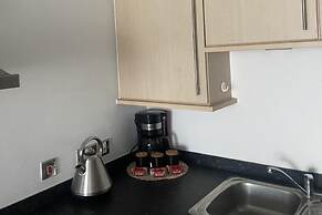 2 Bedroom Near Ocean Village Marina Port Apartment