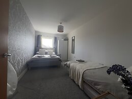 2 Bedroom Near Ocean Village Marina Port Apartment