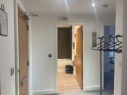 2 Bedroom Near Ocean Village Marina Port Apartment