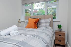 Stunning 2-bed Apartment in Purley - Croydon Gem