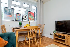 Stunning 2-bed Apartment in Purley - Croydon Gem