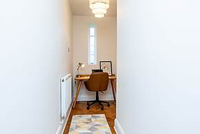 Stunning 2-bed Apartment in Purley - Croydon Gem