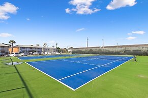 Gulf Terrace 160 - Pet-friendly First Floor Condo in Center of Destin 