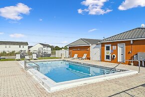 Gulf Terrace 160 - Pet-friendly First Floor Condo in Center of Destin 