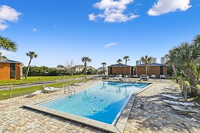 Gulf Terrace 160 - Pet-friendly First Floor Condo in Center of Destin 