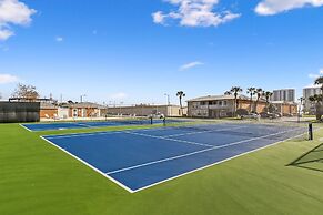 Gulf Terrace 160 - Pet-friendly First Floor Condo in Center of Destin 
