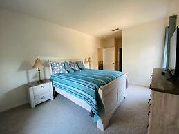 Hemingway Apartment @ Southern Dunes 2 Bedroom Villa by Redawning