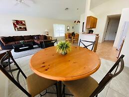 Ezra's Vacation Home @ Southern Dunes 4 Bedroom Villa by Redawning