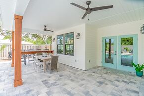 Bid-a-wee Beach Bungalow 3 Bedroom Home by RedAwning