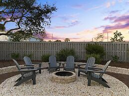 Bid-a-wee Beach Bungalow 3 Bedroom Home by RedAwning