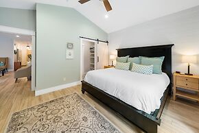 Bid-a-wee Beach Bungalow 3 Bedroom Home by RedAwning