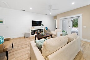 Bid-a-wee Beach Bungalow 3 Bedroom Home by RedAwning