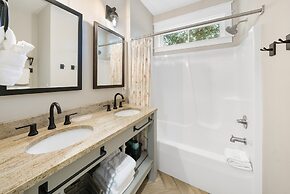 Bid-a-wee Beach Bungalow 3 Bedroom Home by RedAwning