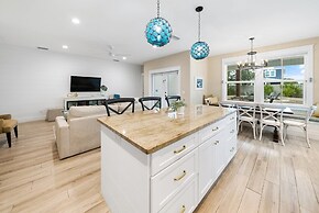 Bid-a-wee Beach Bungalow 3 Bedroom Home by RedAwning