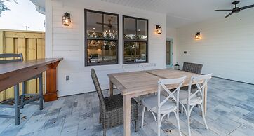 Bid-a-wee Beach Bungalow 3 Bedroom Home by RedAwning