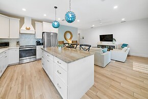 Bid-a-wee Beach Bungalow 3 Bedroom Home by RedAwning