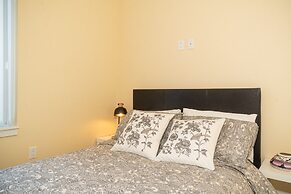 Lovely Oasis near Waterfront & Downtown