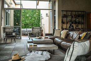 The Pearl of Jaffa Lux Apt by Sea N Rent