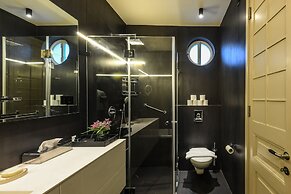 The Pearl of Jaffa Lux Apt by Sea N Rent