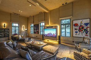 The Pearl of Jaffa Lux Apt by Sea N Rent