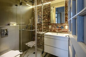 The Pearl of Jaffa Lux Apt by Sea N Rent